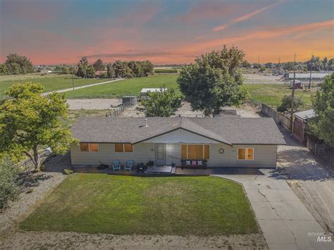 Zillow new plymouth idaho - Zillow has 38 photos of this $427,500 3 beds, 2 baths, 2,563 Square Feet single family home located at 419 S Plymouth Ave, New Plymouth, ID 83655 built in 1961. MLS #98875871. 